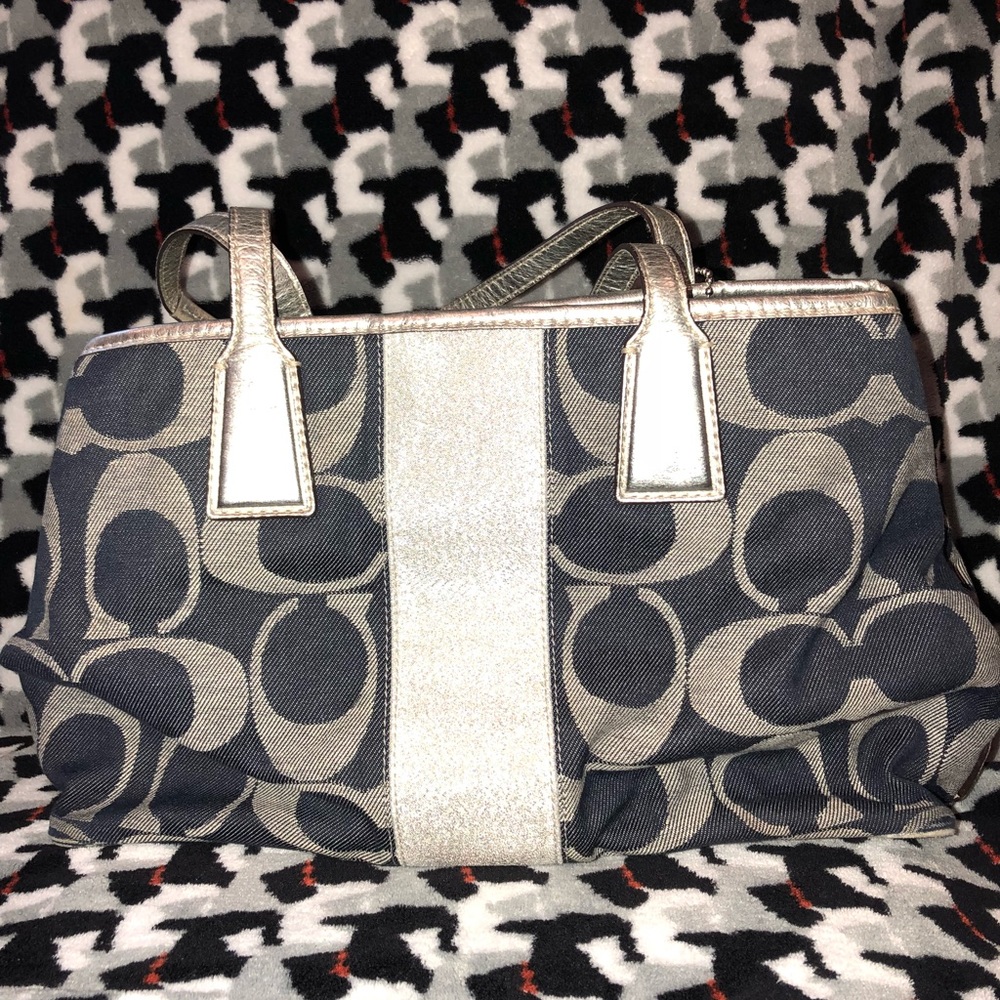 Coach purse - Picture 2 of 3